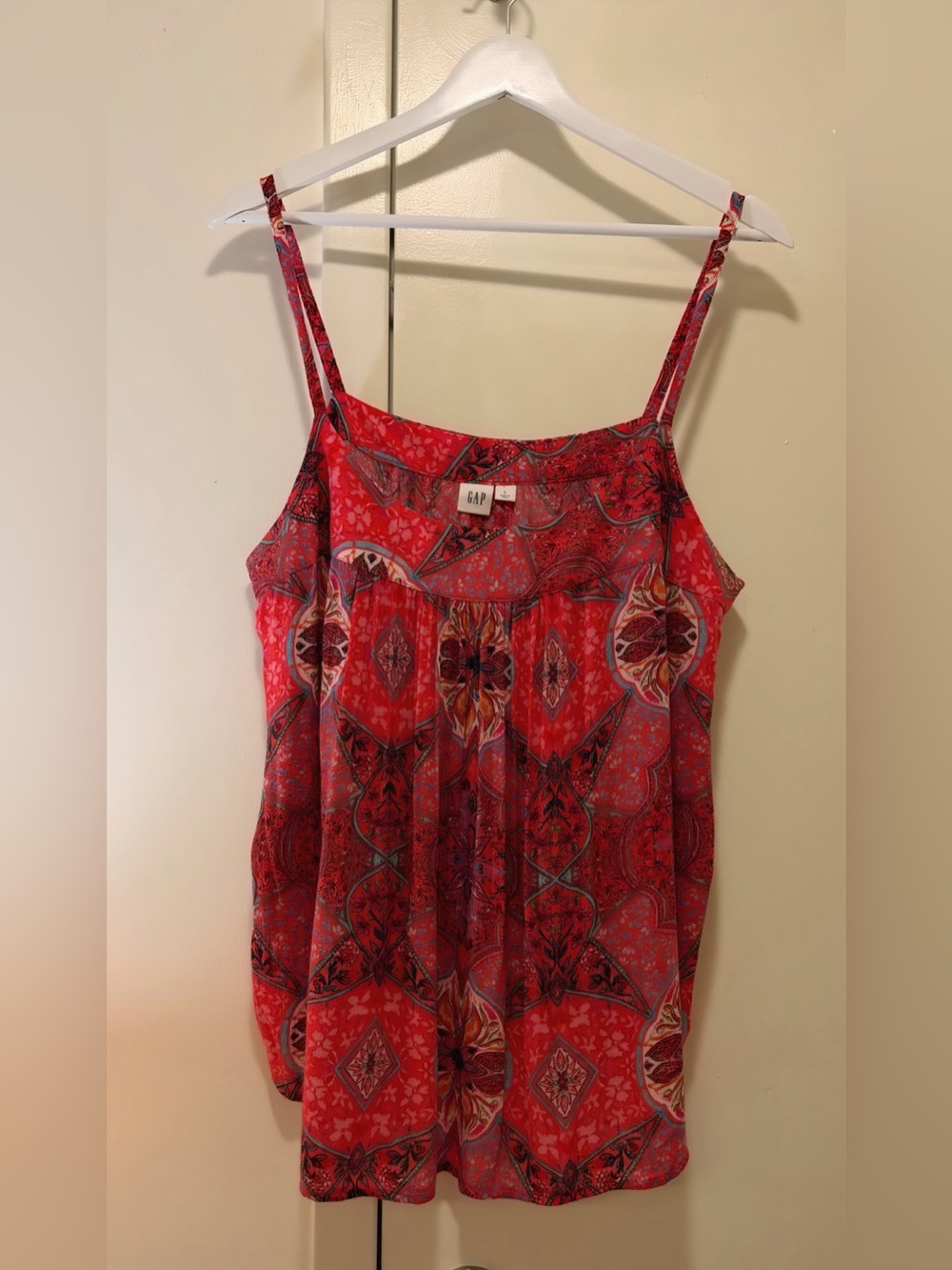 GAP Boho Red Paisley Medallion Spaghetti Strap Camisole Top